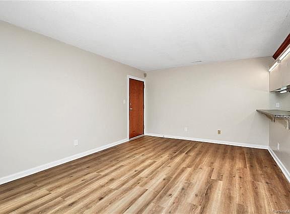 4th image of 9548 University Terrace Dr APT D
