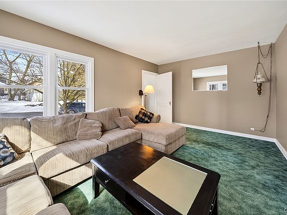 3rd image of 419 Darlington Rd E