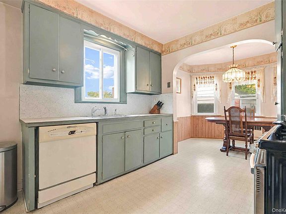 2nd image of 35 Mayfair Avenue