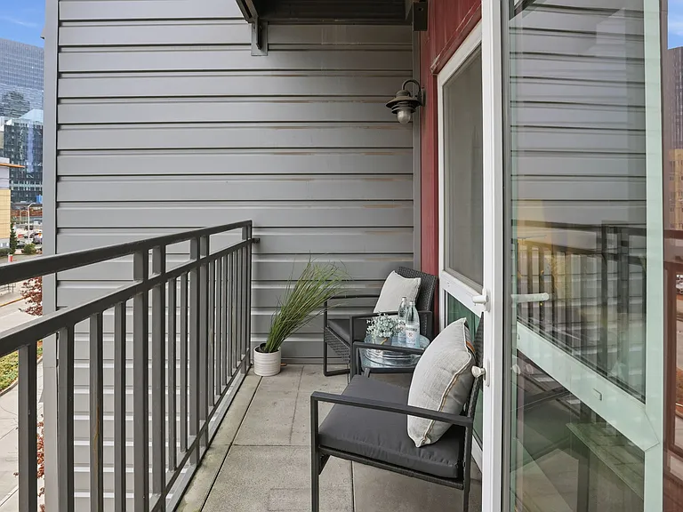 699 John St #420 — Photo 14