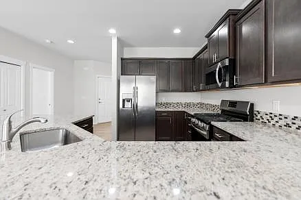 2730 Saga Ct NE — Photo 27