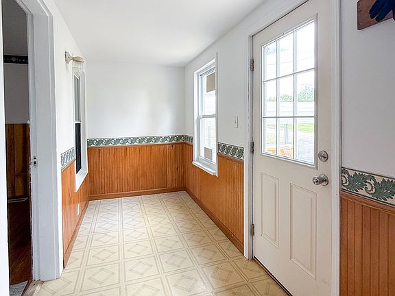 3rd image of 3580 Gifford Ave