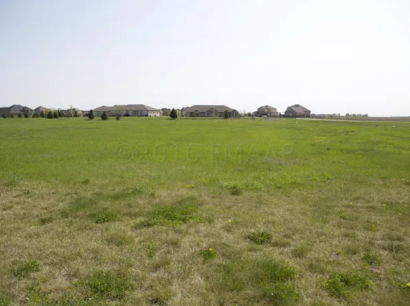 410 Tessa Dr, Moorhead, MN 56560