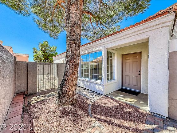 3rd image of 9833 Tehama Ct