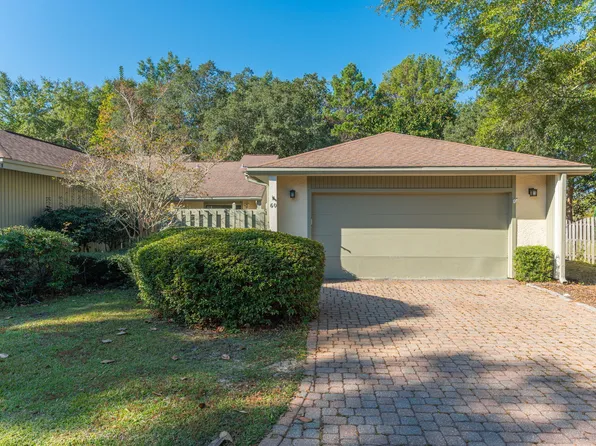 900 Bay Dr APT 60, Niceville, FL 32578