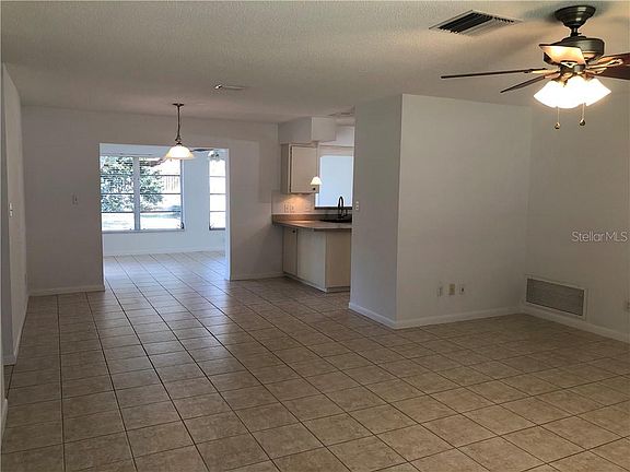 3rd image of 150 Algiers Dr