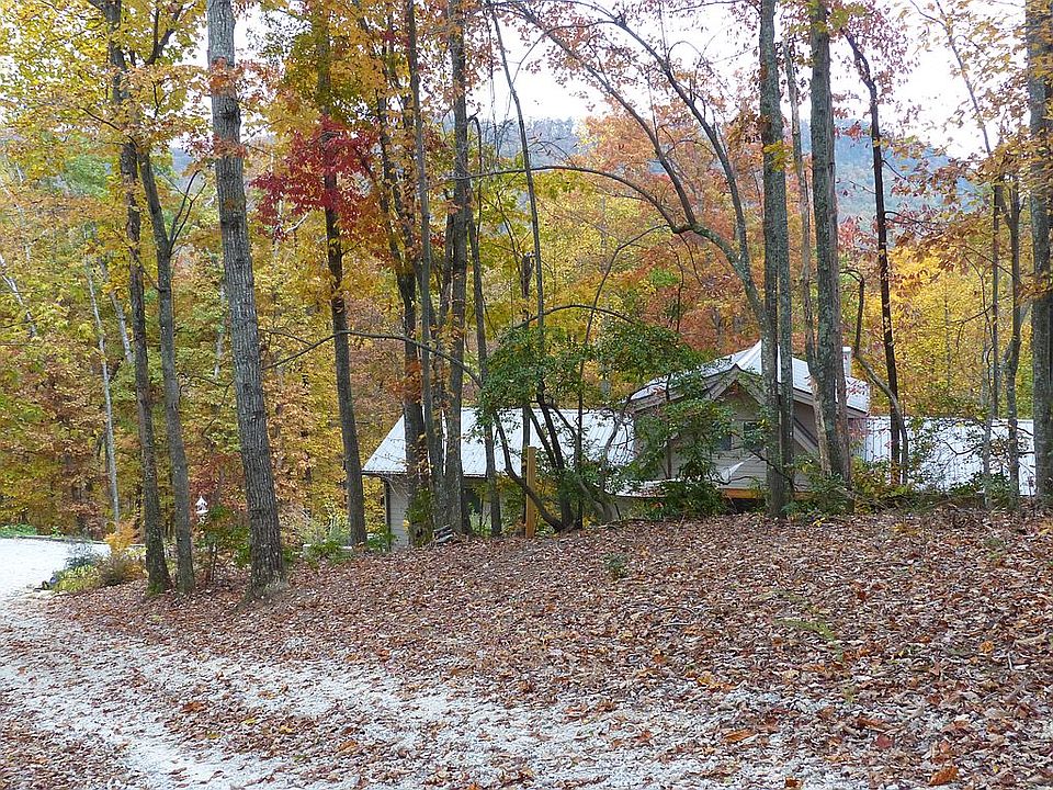 2nd image of 33 Fawn Ridge Dr