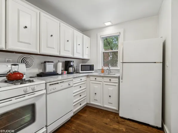 910 W Dickens Ave, Chicago, IL 60614