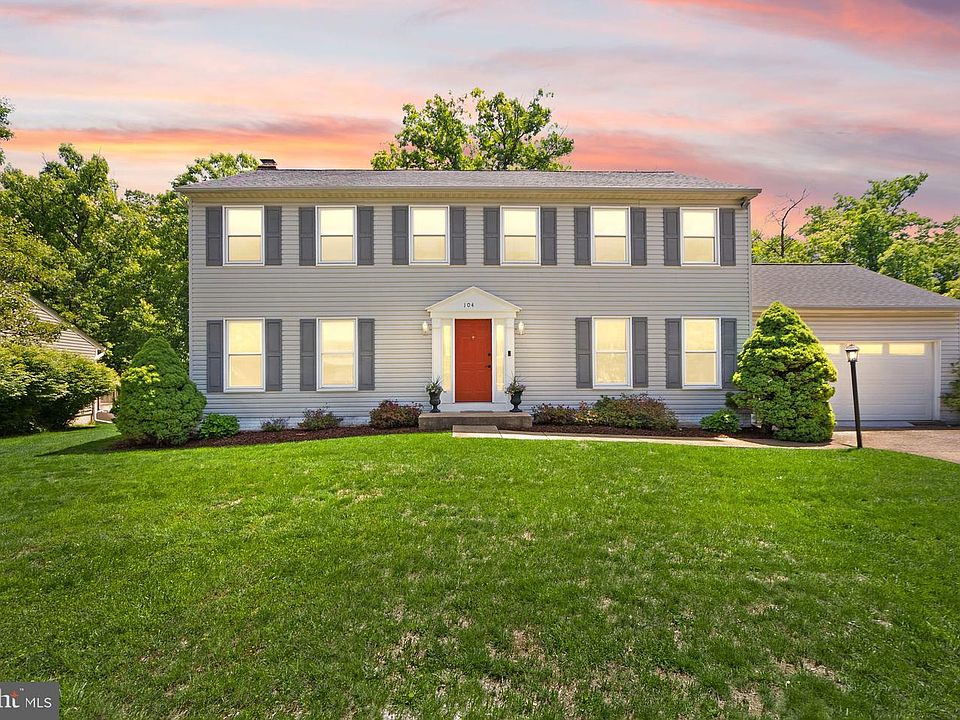 1st image of 104 Briarwood Ct
