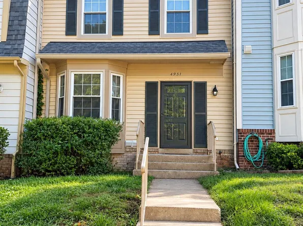 4951 Lambsgate Ln, Woodbridge, VA 22193