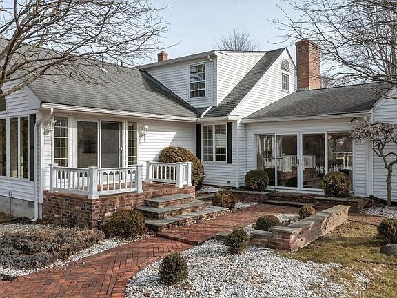5th image of 87 Hillside Dr