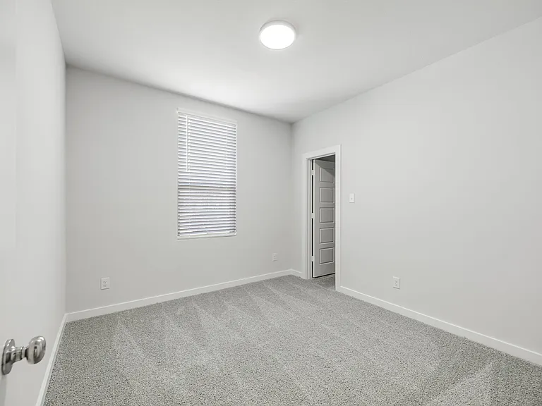 1136 Del Rio Dr — Photo 25
