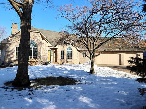 4th image of 814 Mayflower Ct