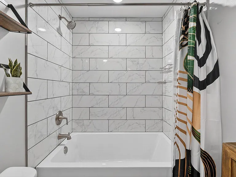 980 Basswood Dr — Photo 51