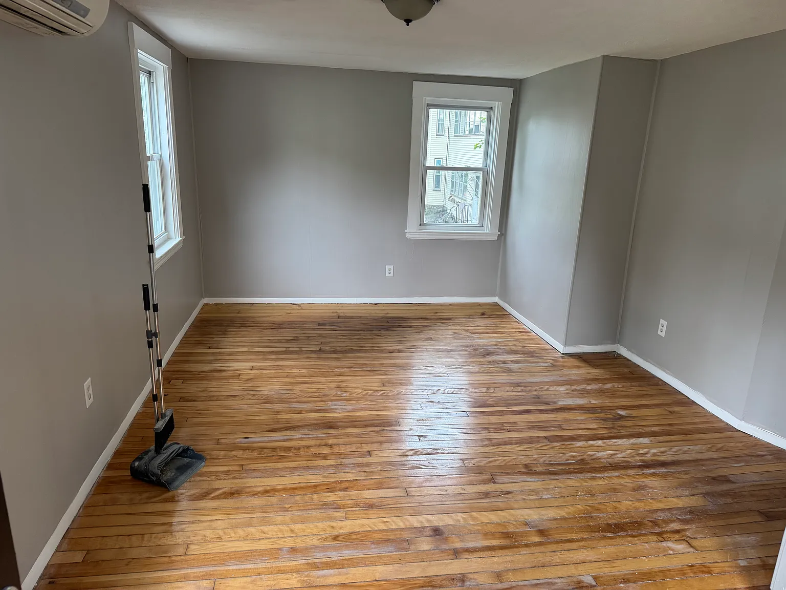 28 Beacon St — Photo 2