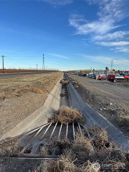 4th image of 0 NKA Road 27 SW & Road P SW