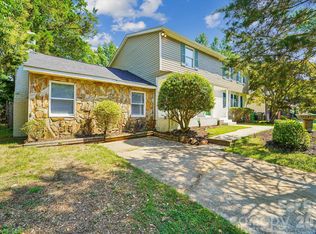 7200 Rollingridge Dr, Charlotte, NC 28211