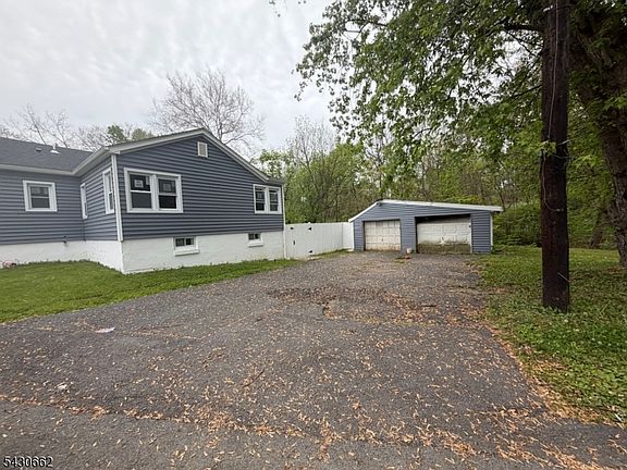 5th image of 310 6Th St