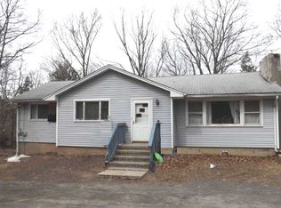1263 Delaware Dr, Matamoras, PA 18336