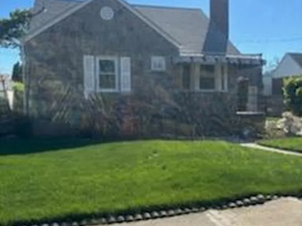 1210 Terrace Boulevard, New Hyde Park, NY 11040
