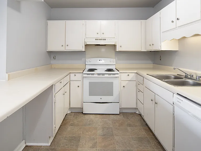 849 Farmhurst Dr #D — Photo 10