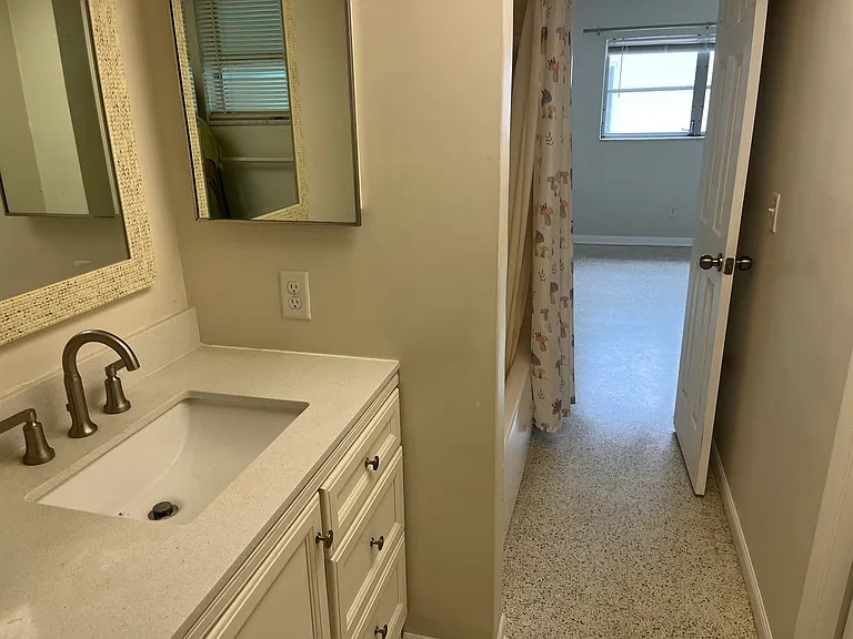 2301 Bay Blvd #2 — Photo 15
