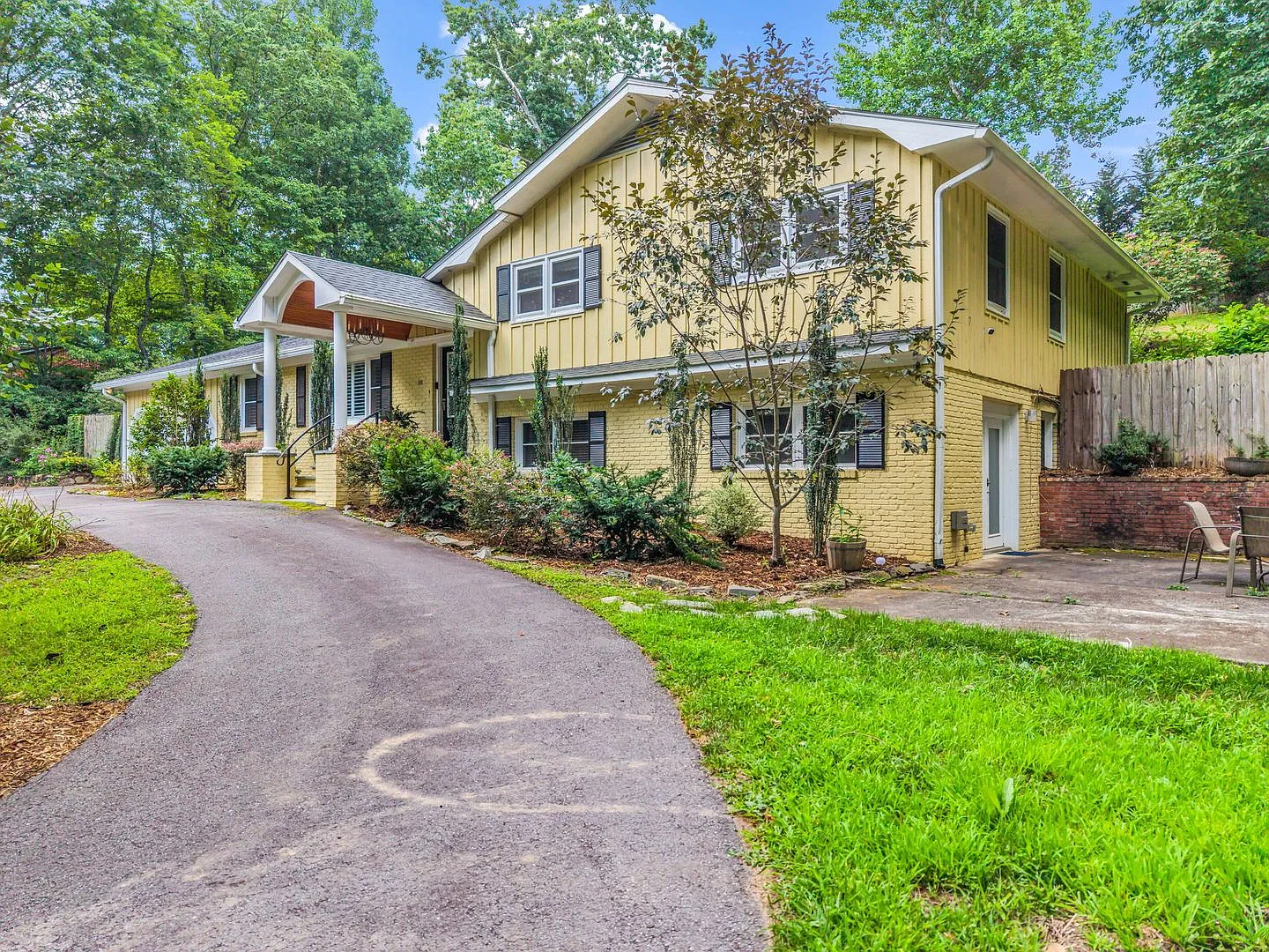Luxury Mountain Living in the Spring Hill Community — Photo 1