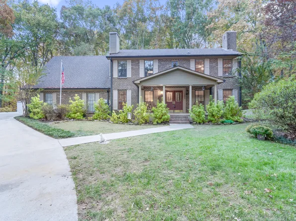 1990 Sourwood Dr, Dalton, GA 30720