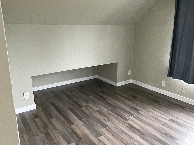414 12th St SW #2 — Photo 8