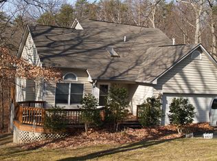 227 Fairway Cir, Cross Junction, VA 22625