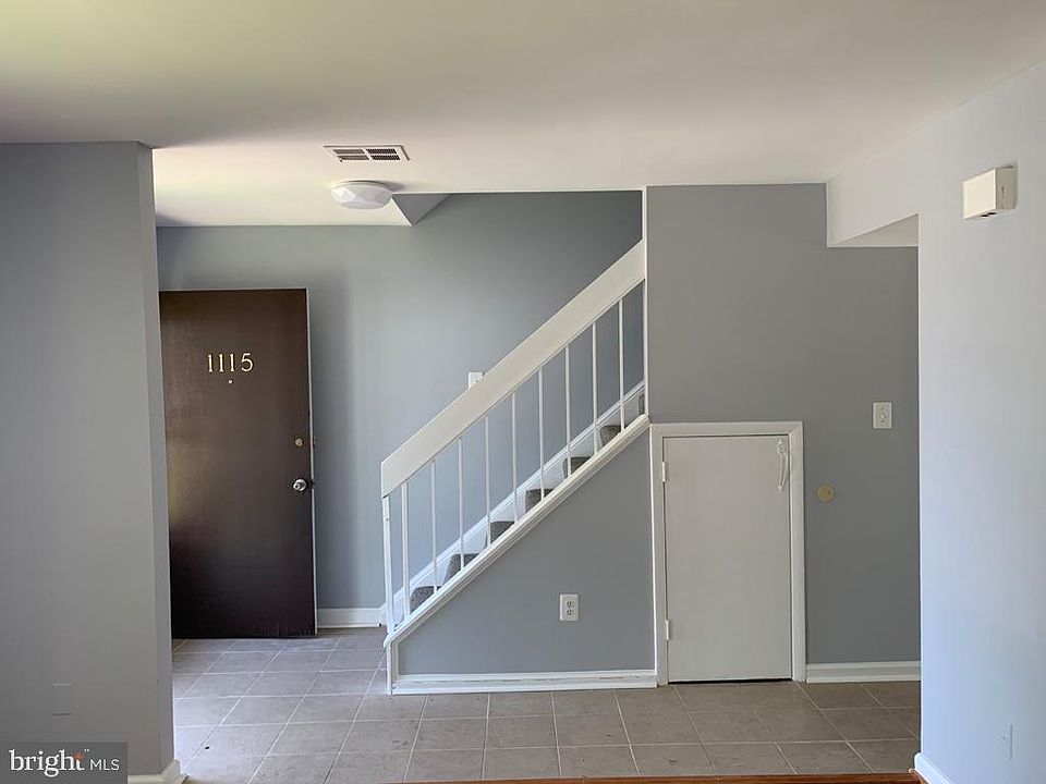 1st image of 1115 Waterford Pl