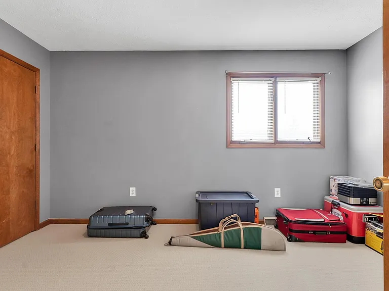 1060 Pebble Dr — Photo 22