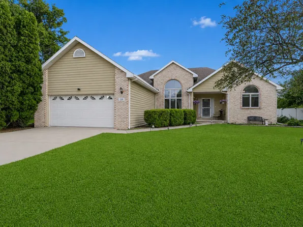219 Greenbriar Ln, Bourbonnais, IL 60914