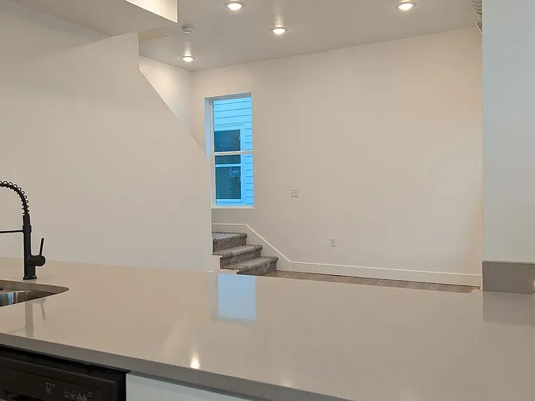909 W Euclid Ave S #6 — Photo 14