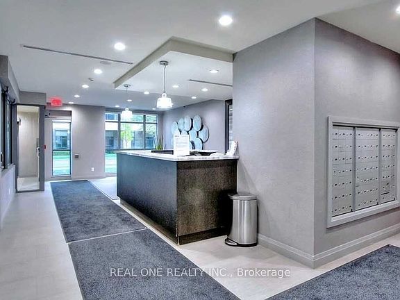 4th image of 17 Kenaston Gdns #504