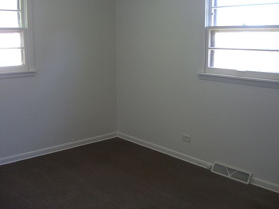 5th image of 14809 S Sacramento Ave