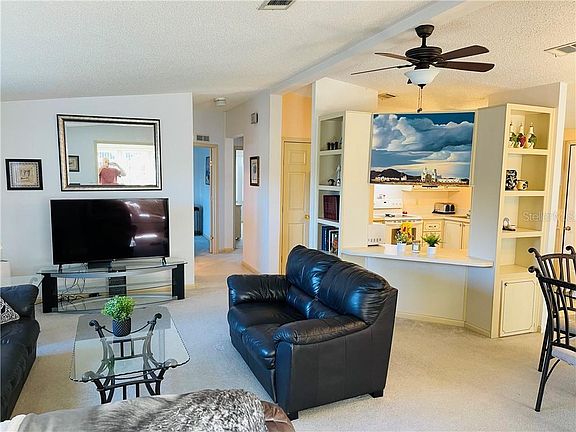 3rd image of 609 Saint Andrews Blvd