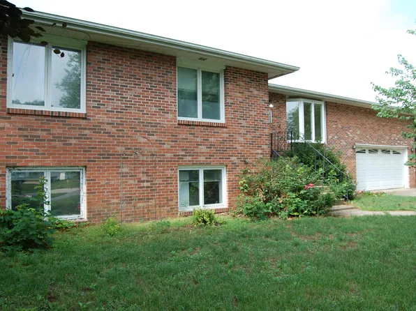 5030 W Bluffview Dr, Berrien Springs, MI 49103