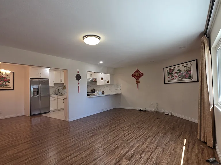 931 W Bainbridge Ave — Photo 2