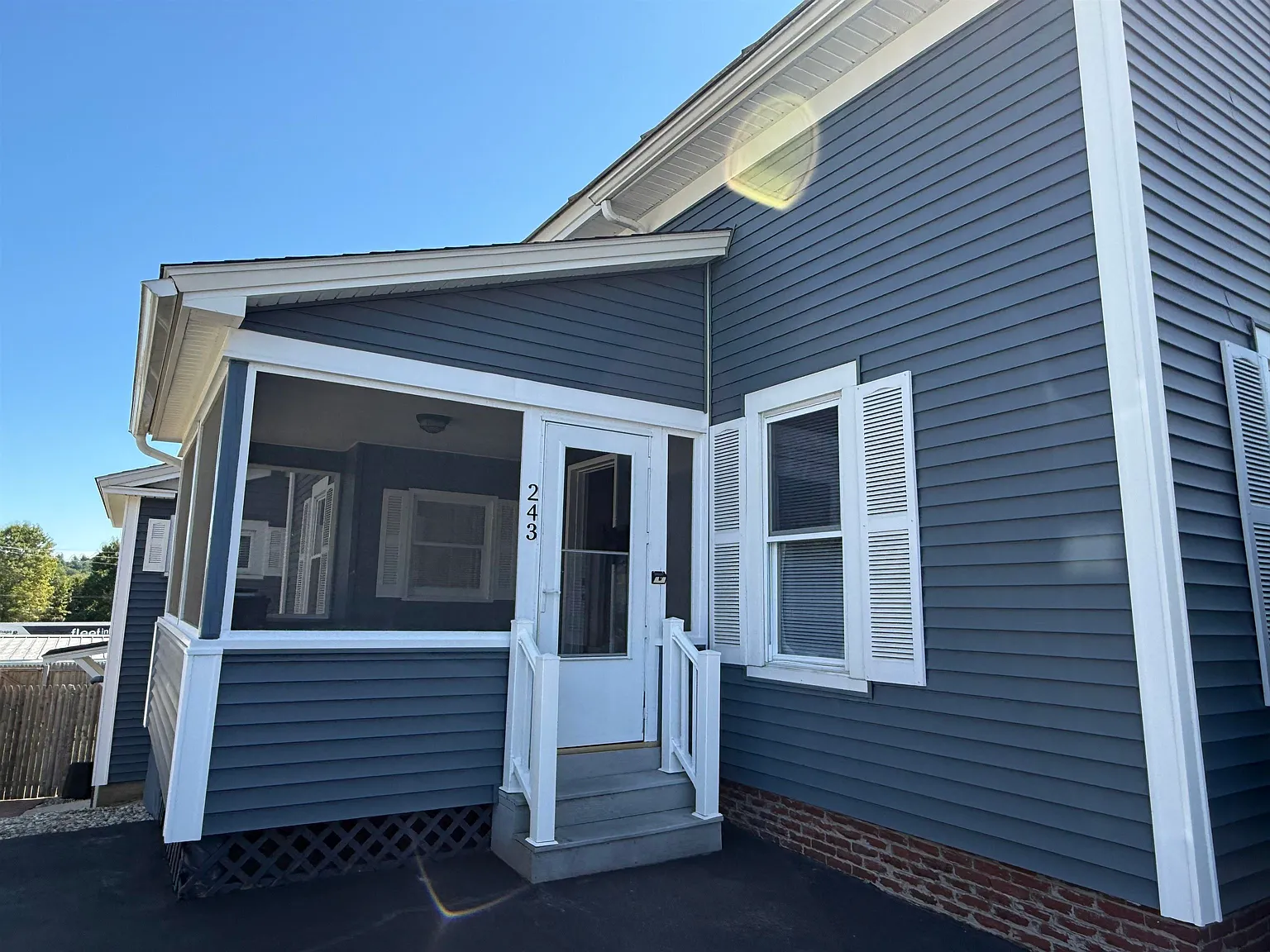 2 bed, 1.0 bath, 1300 sqft, $1,950 — Photo 2