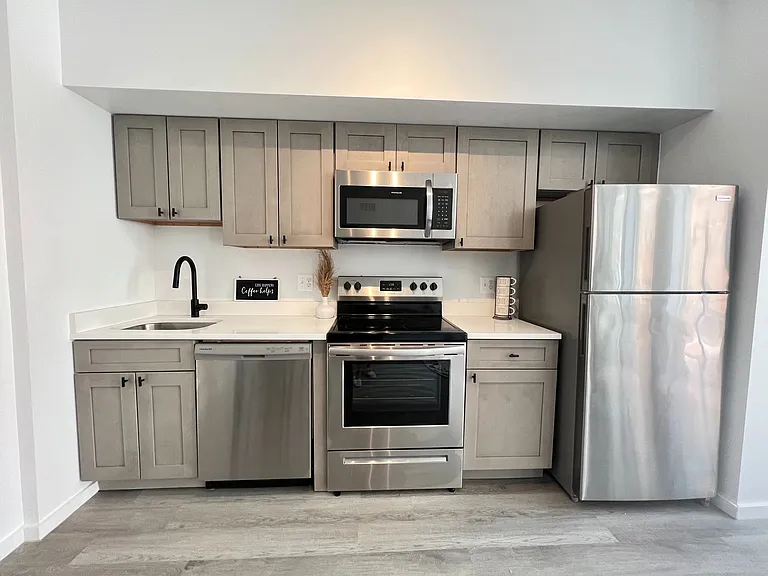 725 W Pratt St. — Photo 14