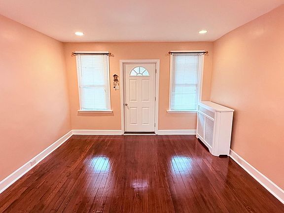 5th image of 177 W Luray St