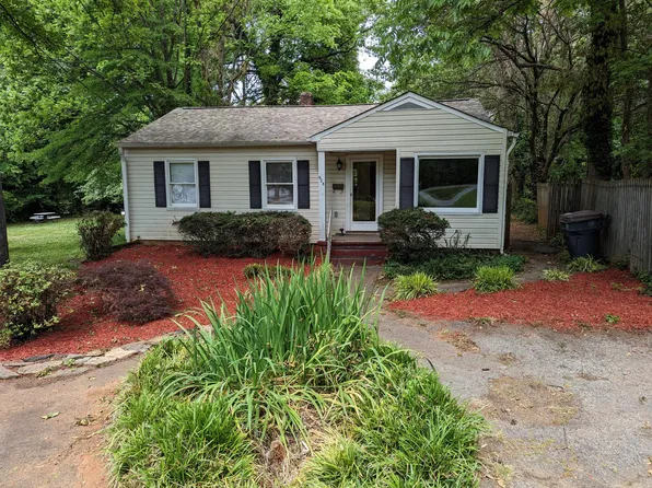 828 Crescent Dr, Reidsville, NC 27320