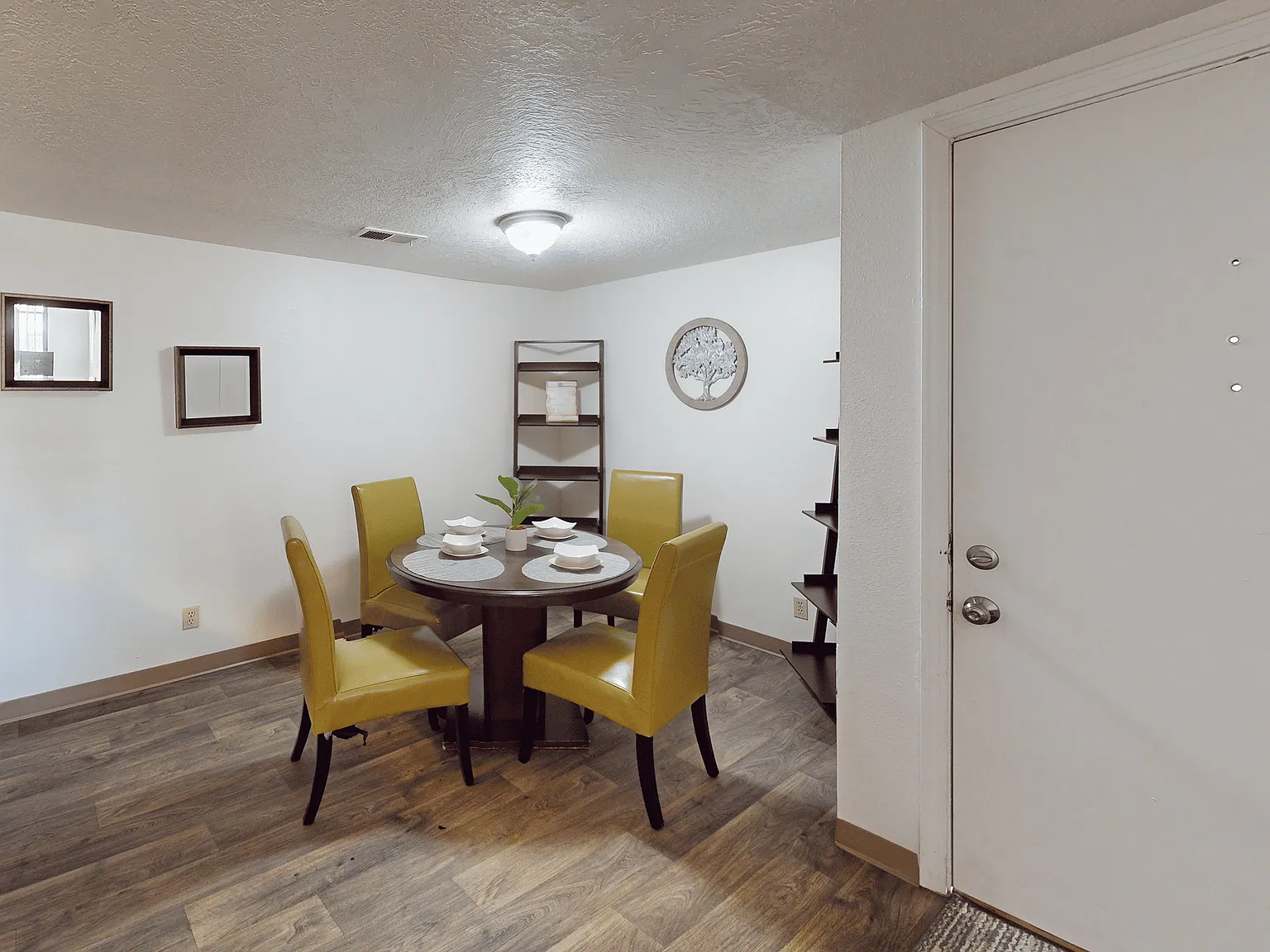 Mesa Ridge Apartments — Photo 3