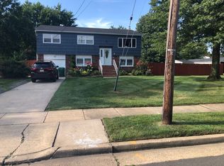 5 10th Ave, Monroe Township, NJ 08831