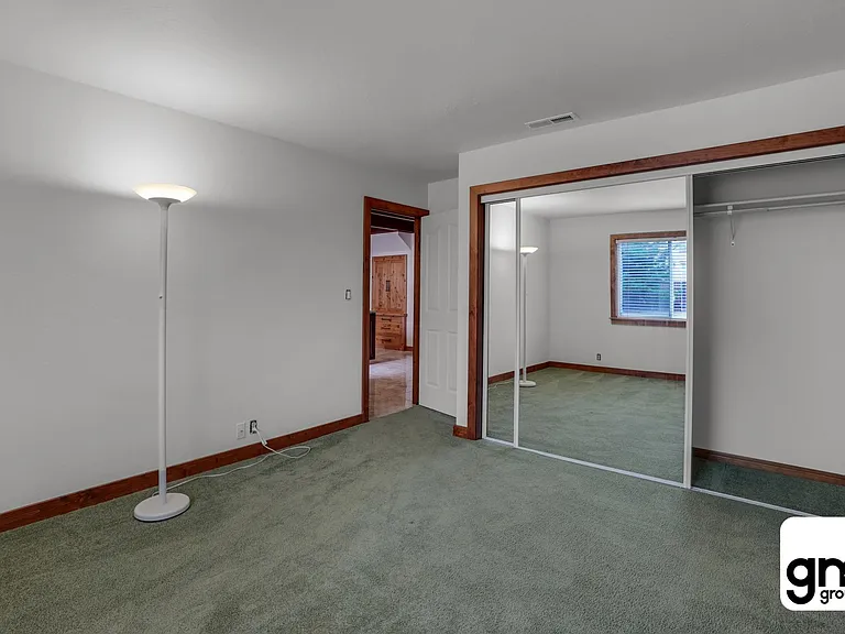 85 Valencia St — Photo 9