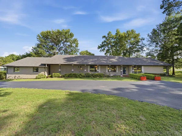 3733 E Harris Rd, Muskogee, OK 74403