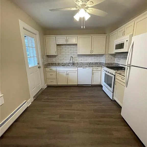 30 Center St — Photo 1