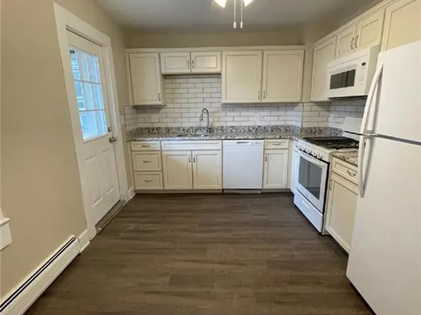 30 Center St, Highland Falls, NY 10928