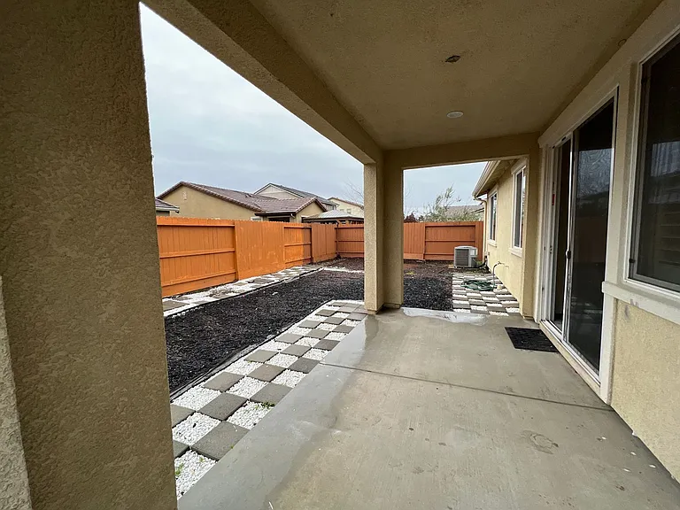 1484 Rock Springs Ave — Photo 15